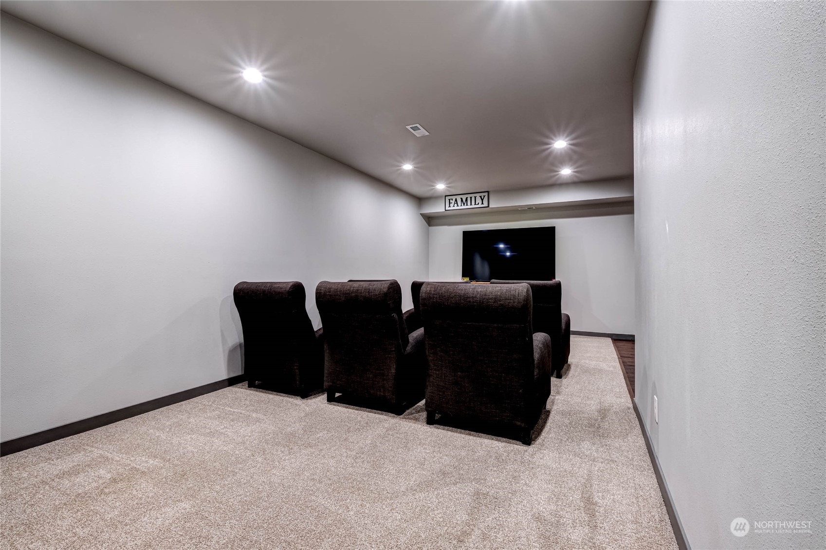 541 Moore Road Property Photo 32