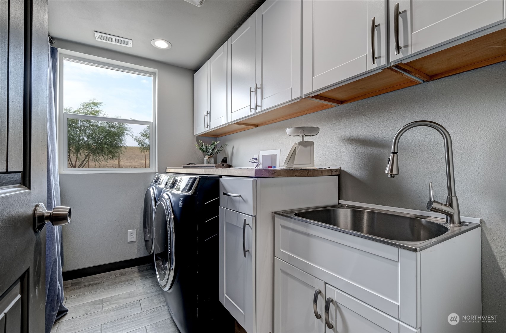 541 Moore Road Property Photo 34