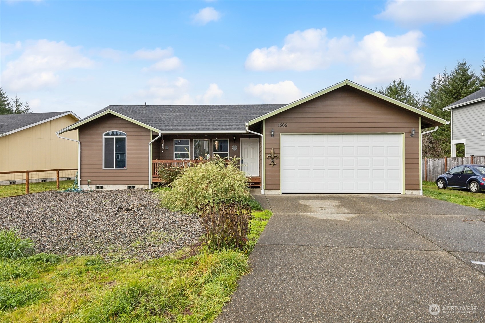1565 N Summit Road Property Photo