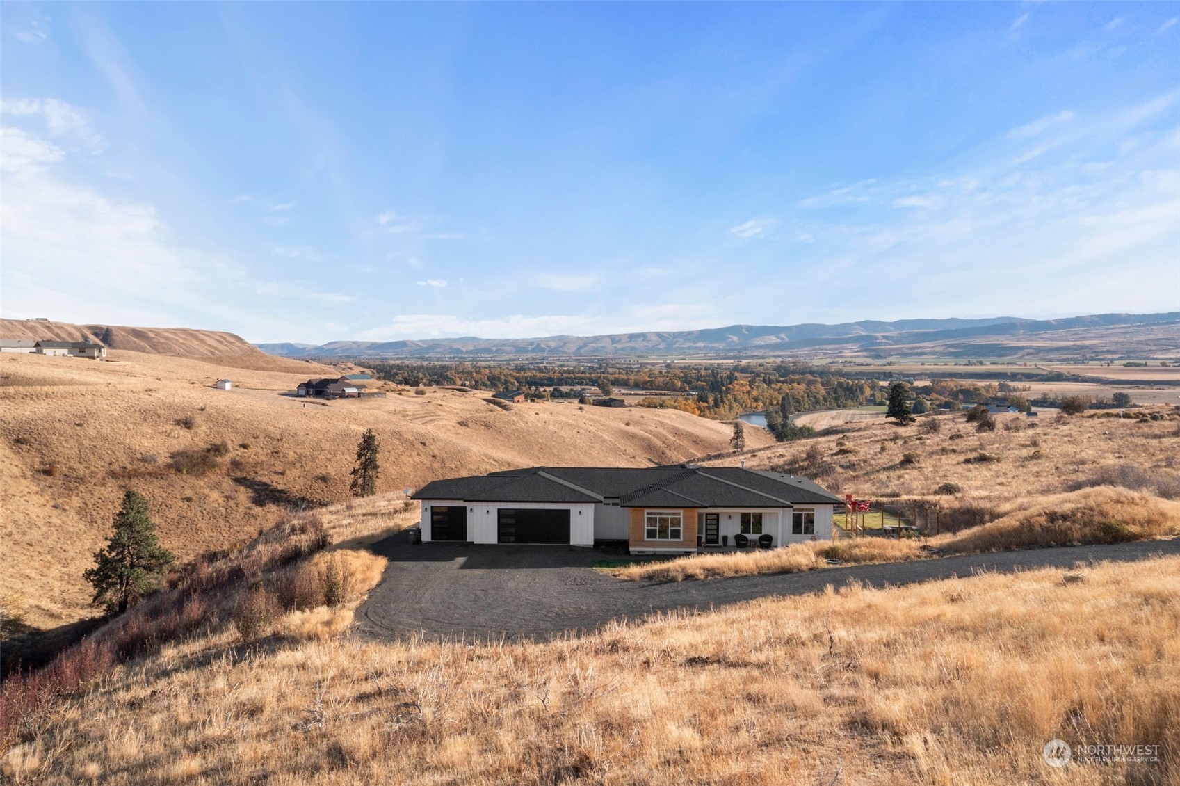1601 Deer Valley Drive Property Photo 1