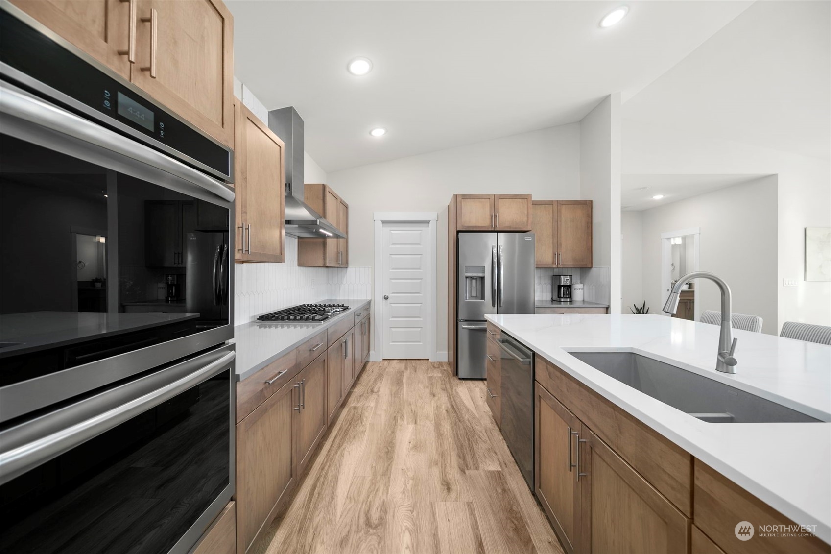 1601 Deer Valley Drive Property Photo 12