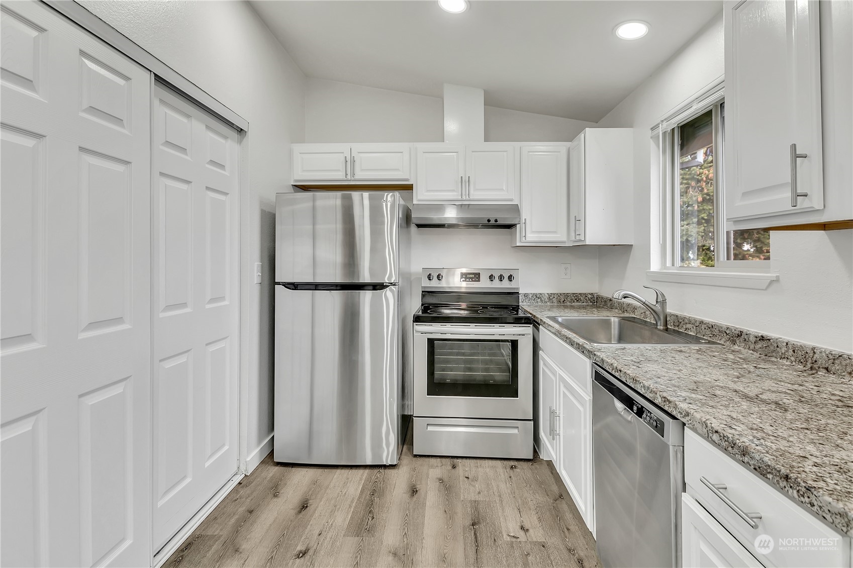 4308 S 7th Street Property Photo 2