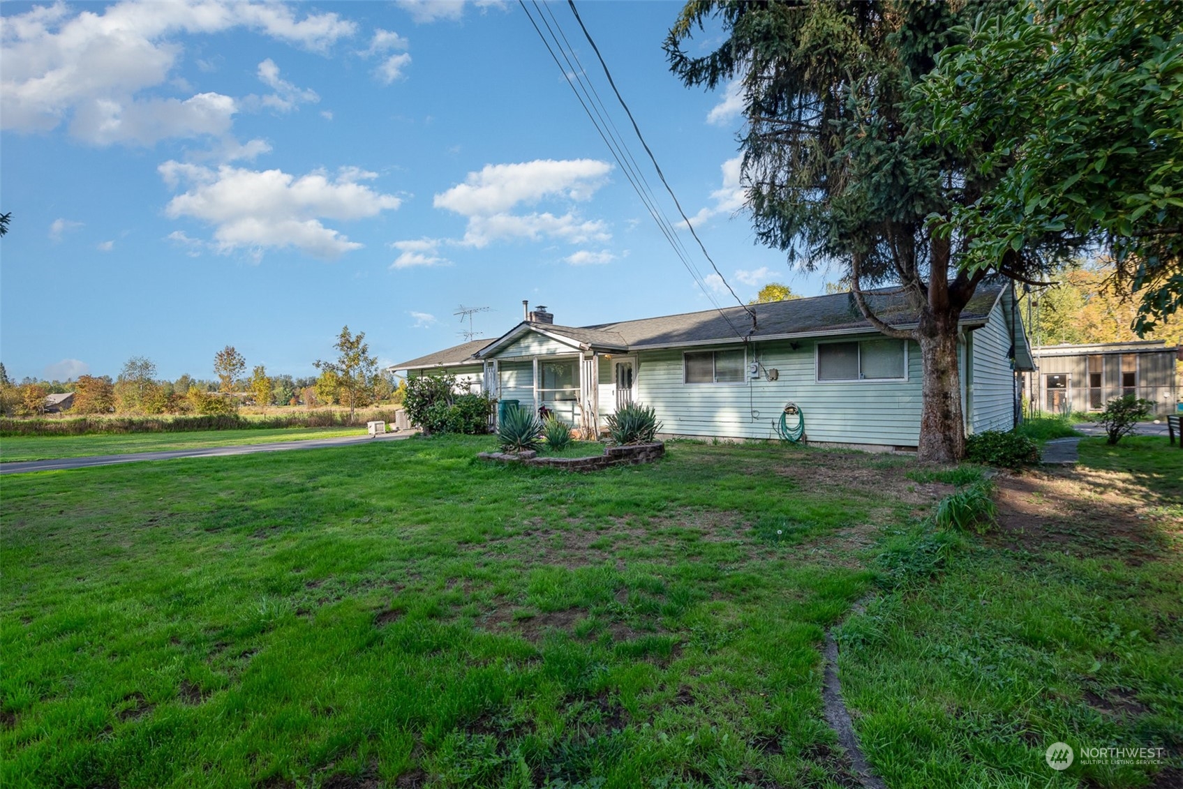 39606 Auburn Enumclaw Road Property Photo 2