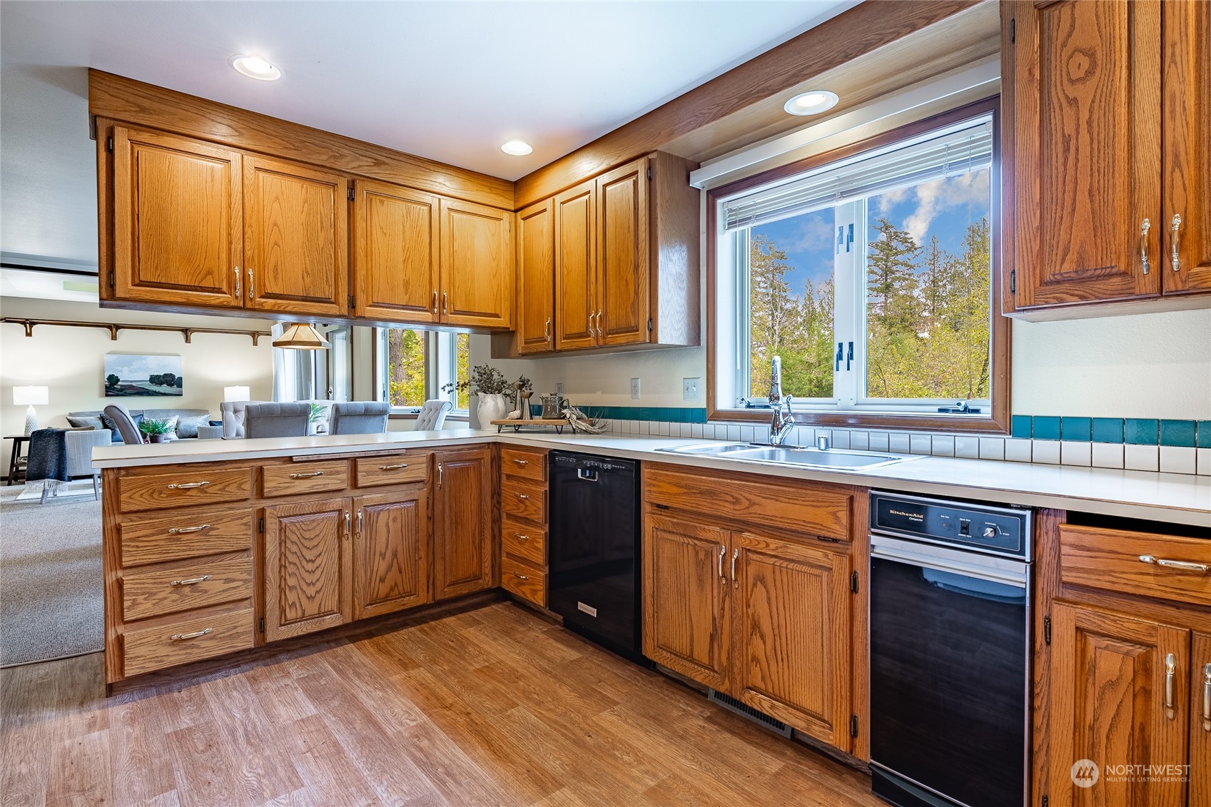407 Wood Creek Drive Property Photo 10