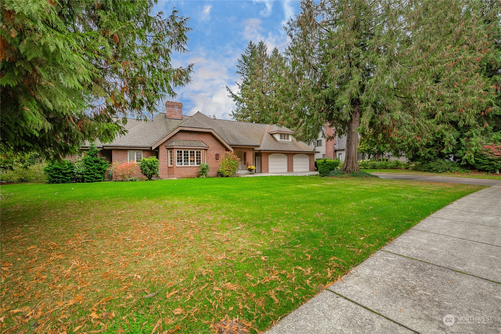 407 Wood Creek Drive Property Photo 35