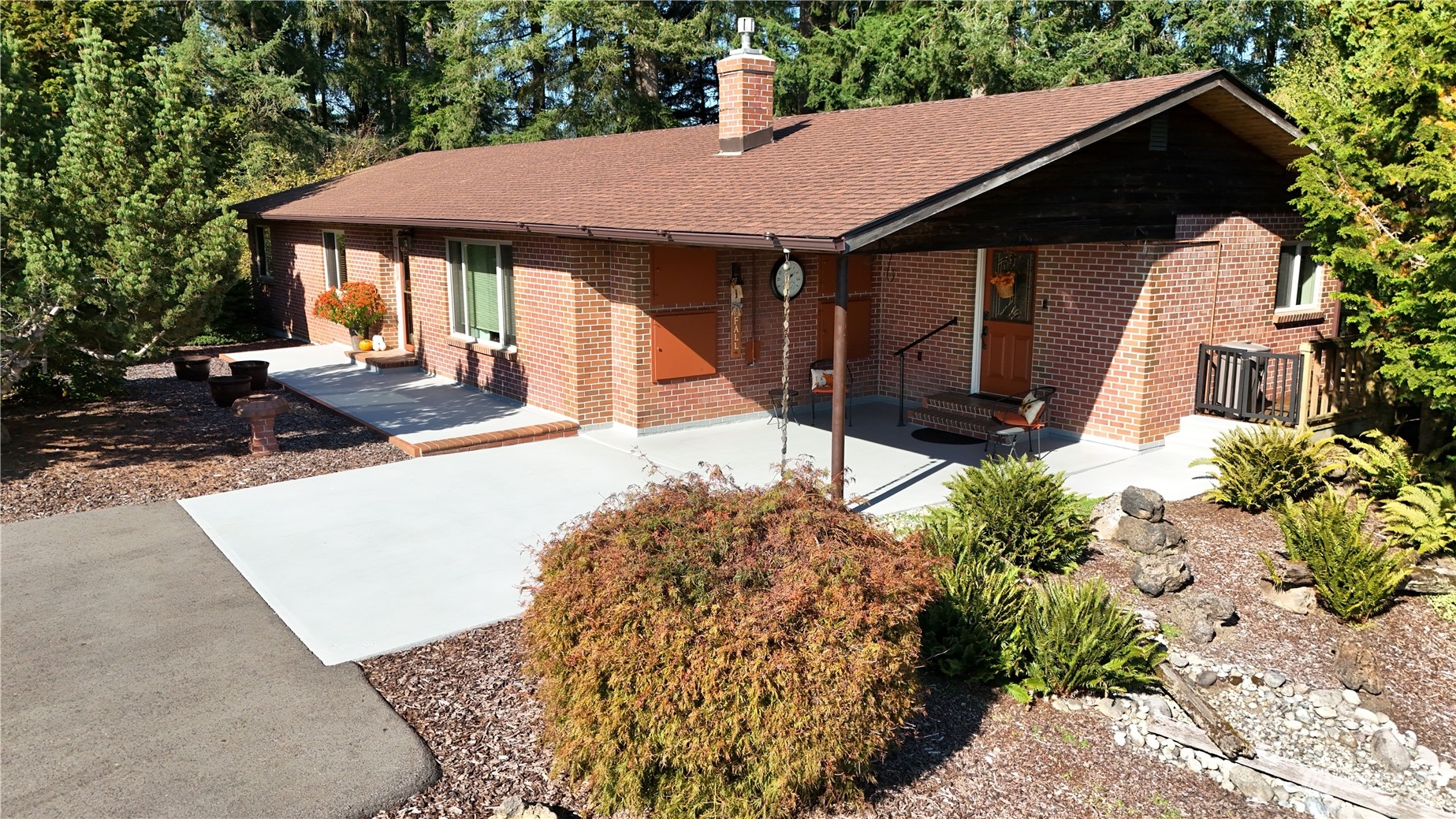 16922 Albany Street Property Photo