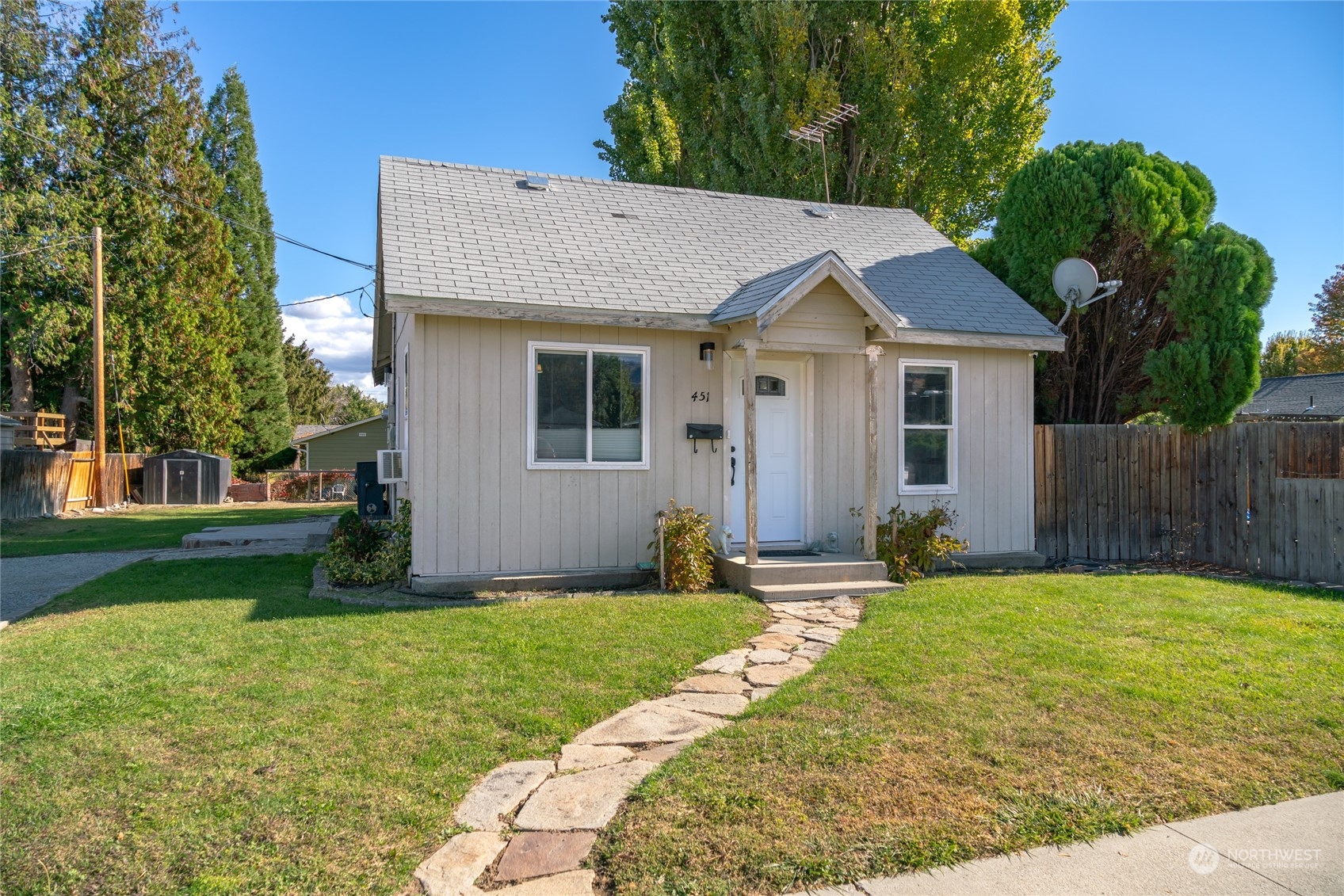 451 Pearl Street Property Photo