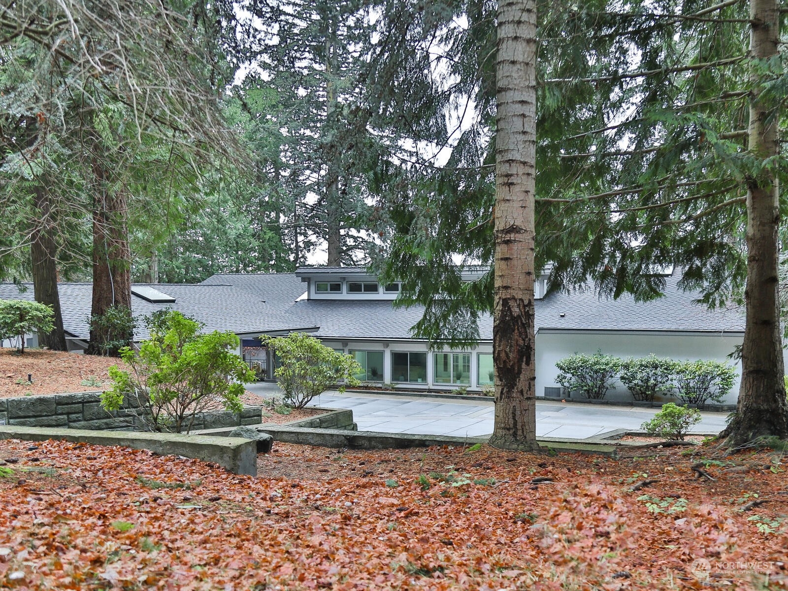 1865 Crestwood Cove Court Property Photo 13