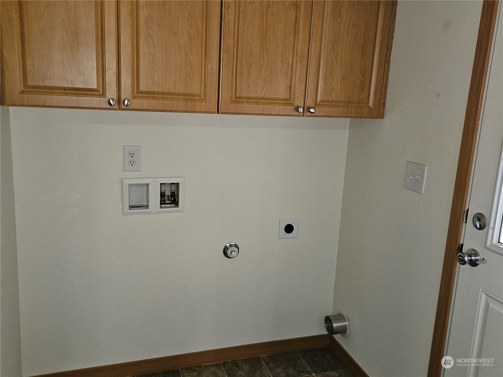 313 Camden Way Property Photo 5