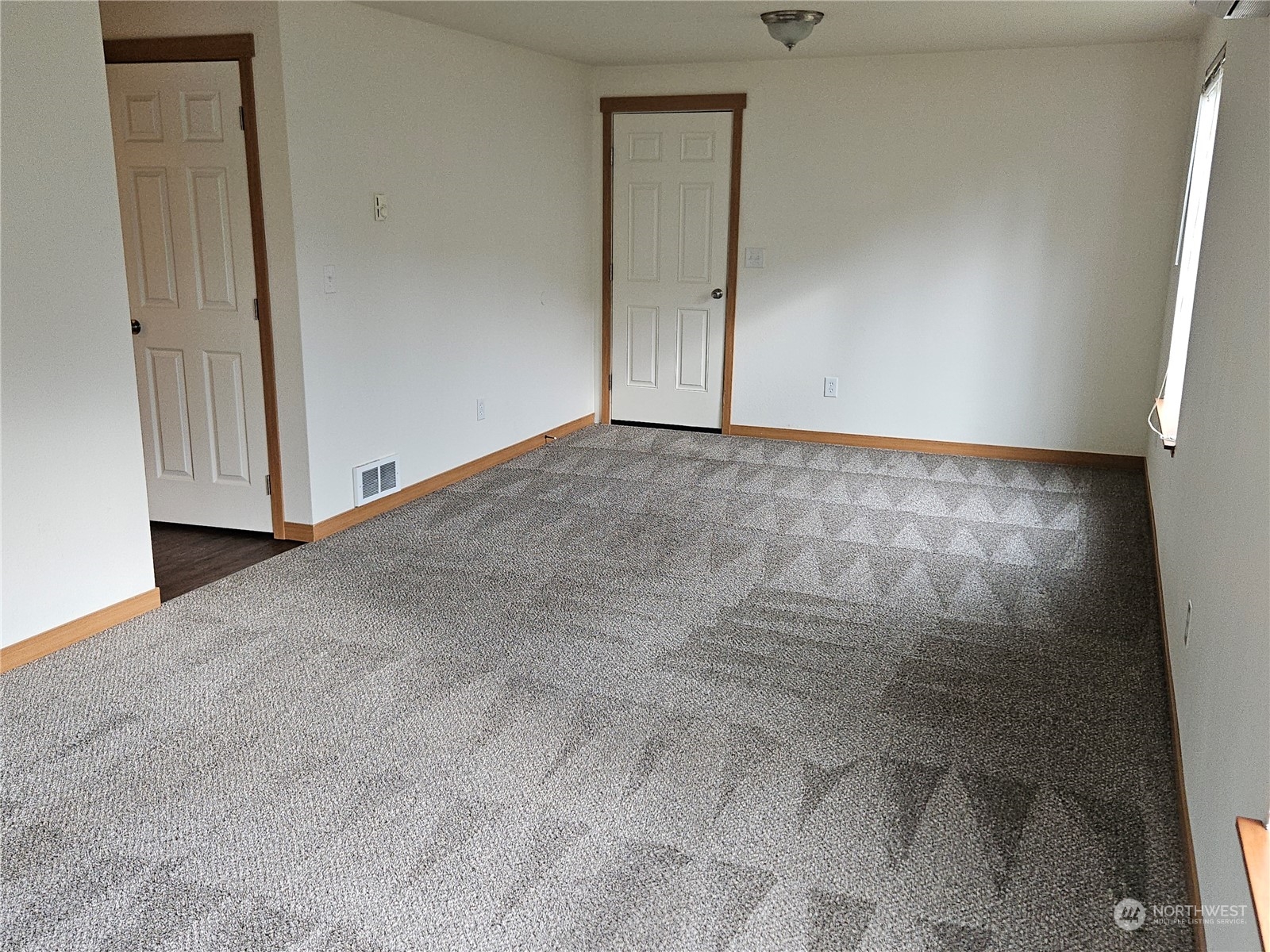 313 Camden Way Property Photo 8