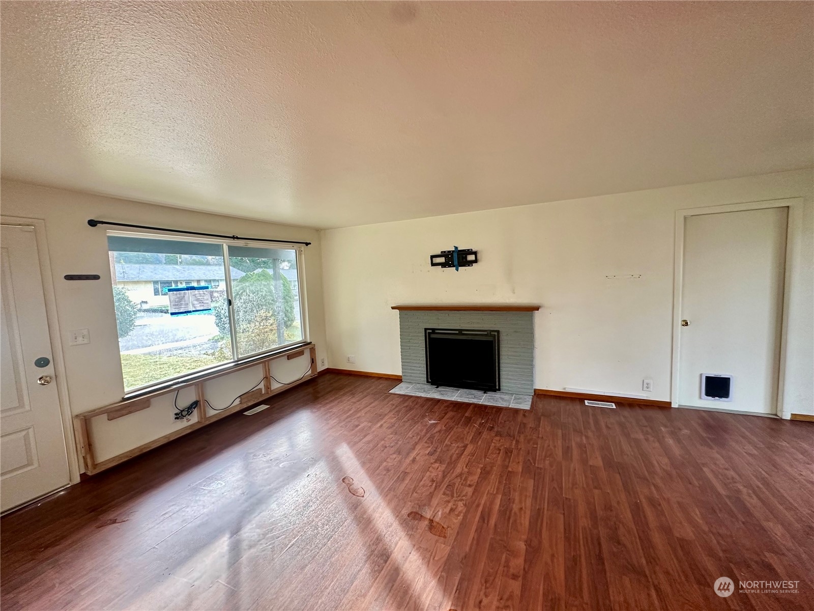 2613 Pike Street Property Photo 4