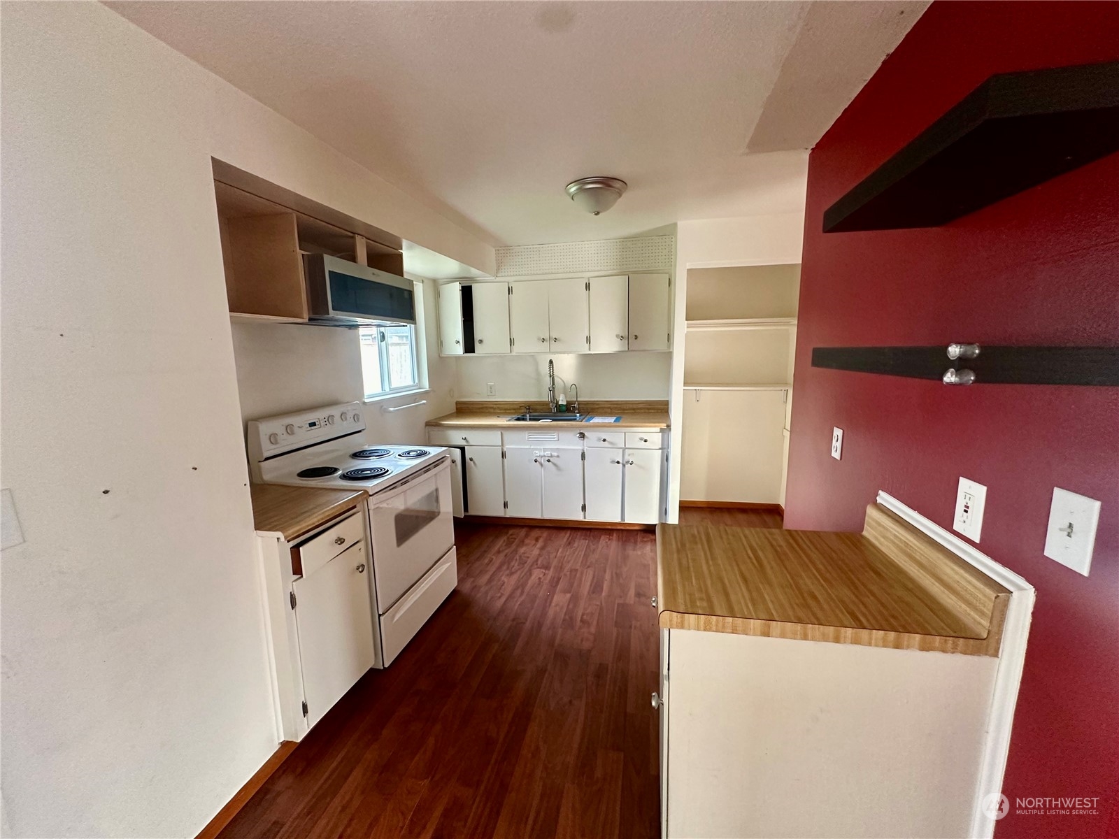 2613 Pike Street Property Photo 8