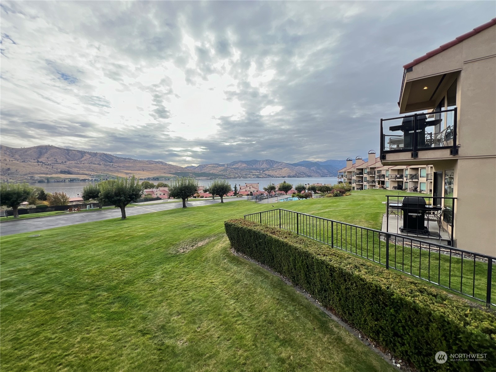 100 Lake Chelan Shores Drive 15-5b Property Photo 1