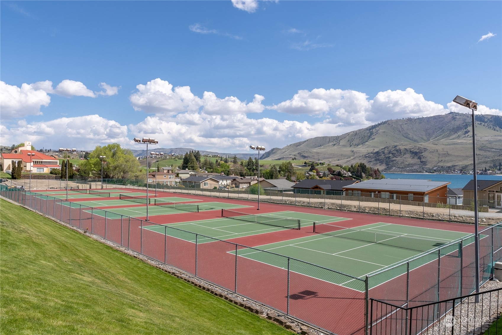 100 Lake Chelan Shores Drive 15-5b Property Photo 2