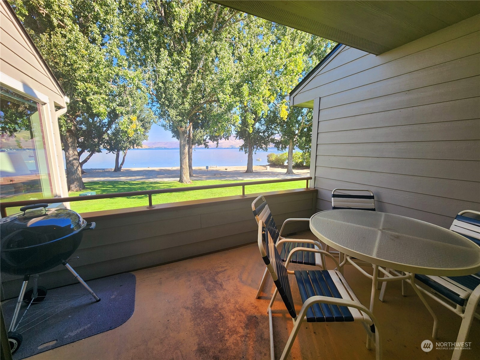1 Beach 549-I Property Photo 1