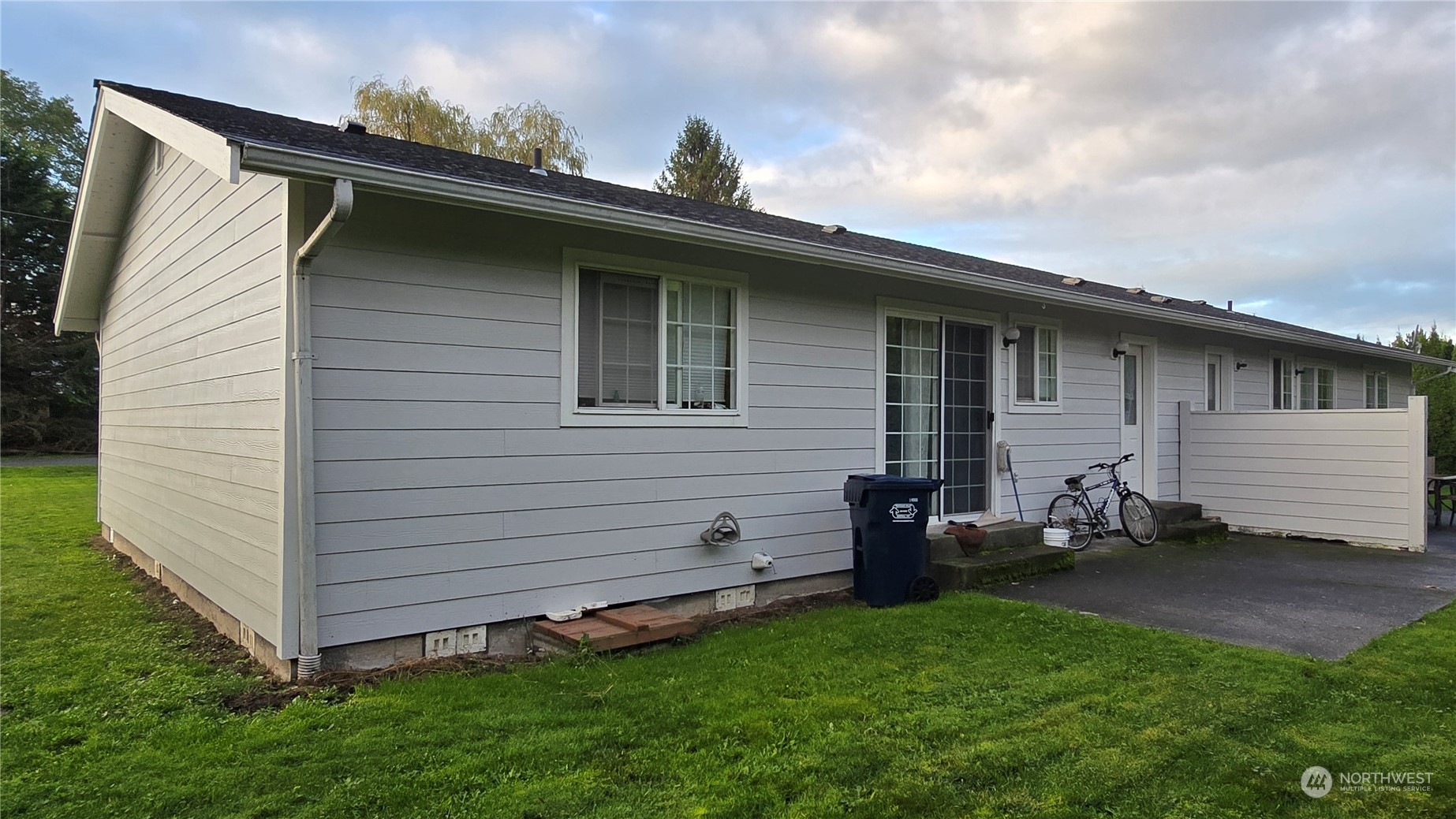 102 Hayes St Property Photo 3