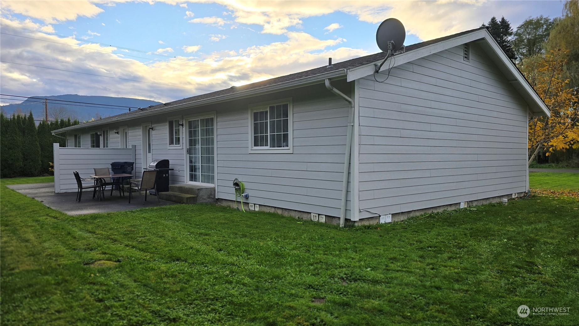 102 Hayes St Property Photo 4