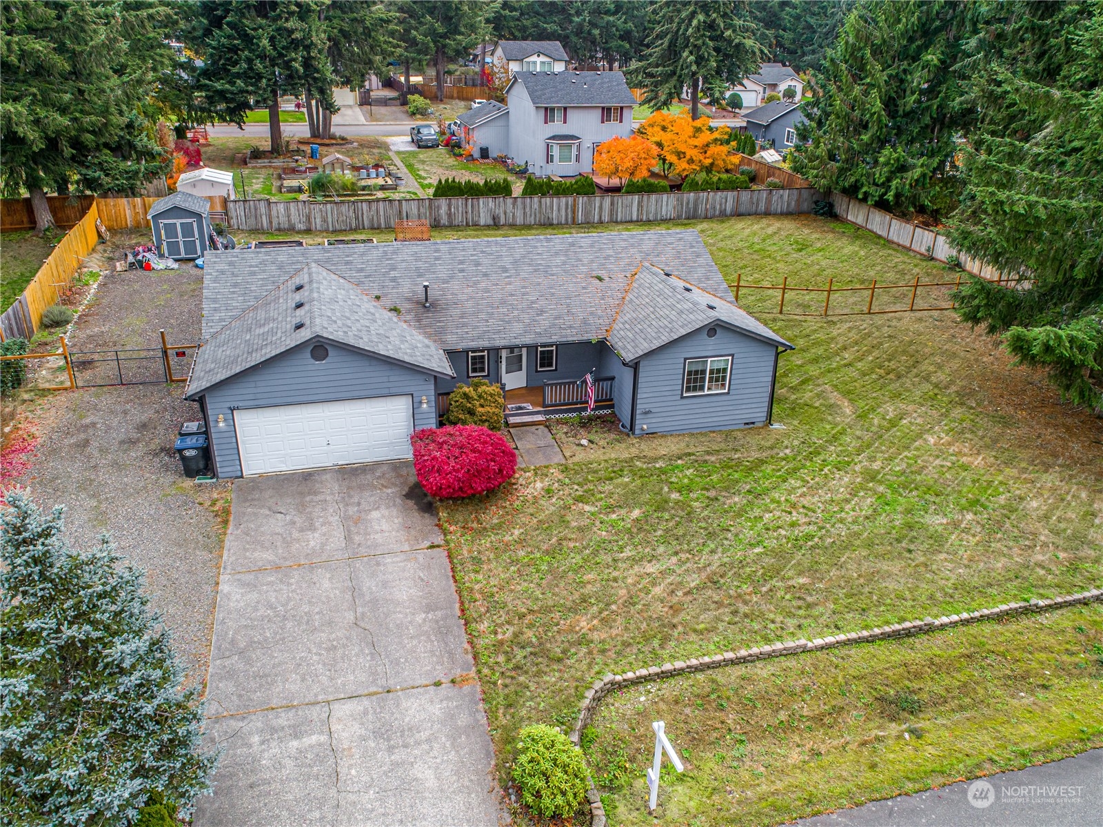 604 Nieland Loop Property Photo 2