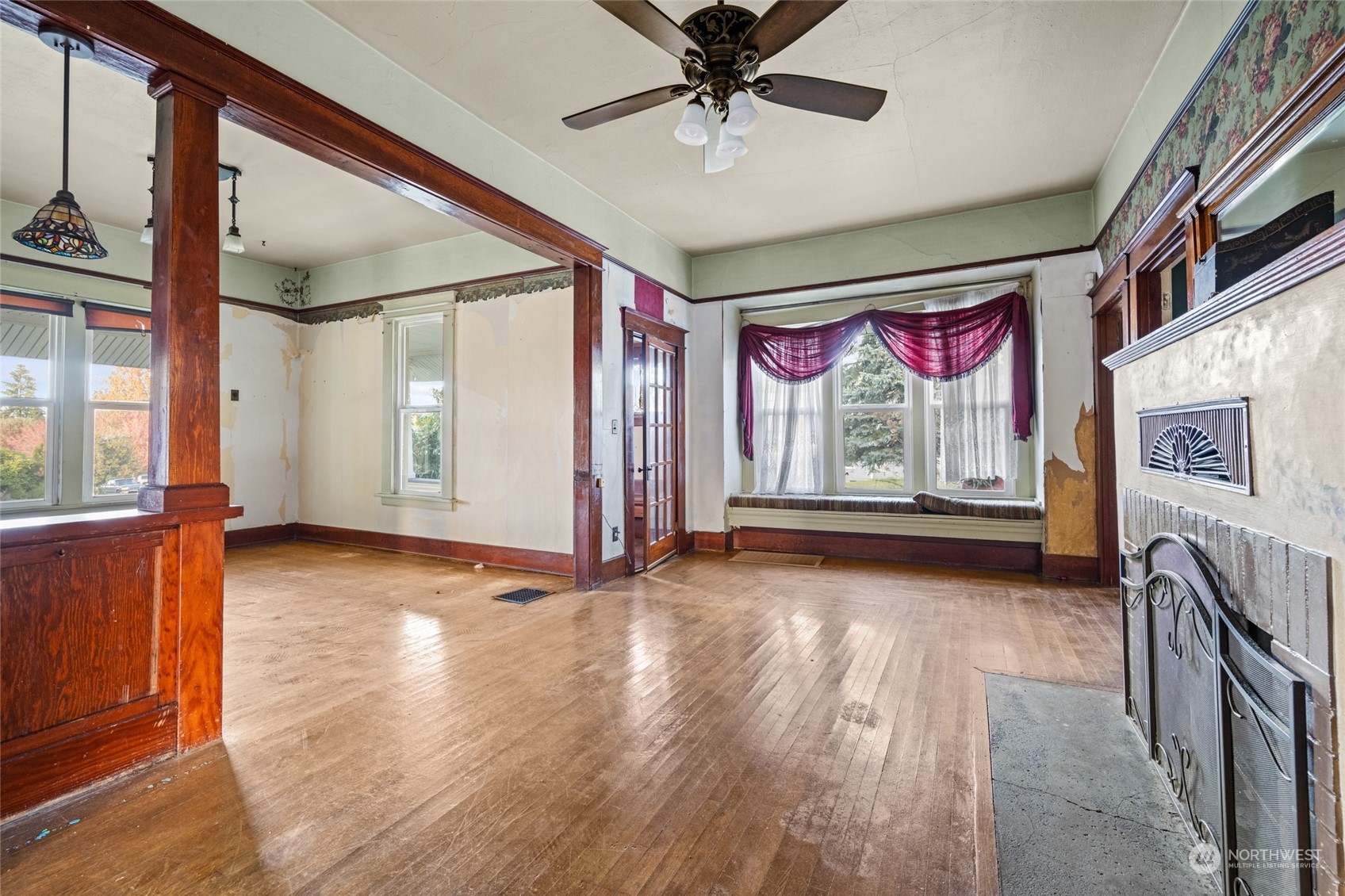 817 Nw Folsom Street Property Photo 6