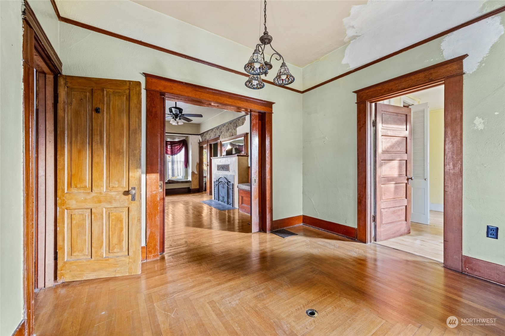 817 Nw Folsom Street Property Photo 8