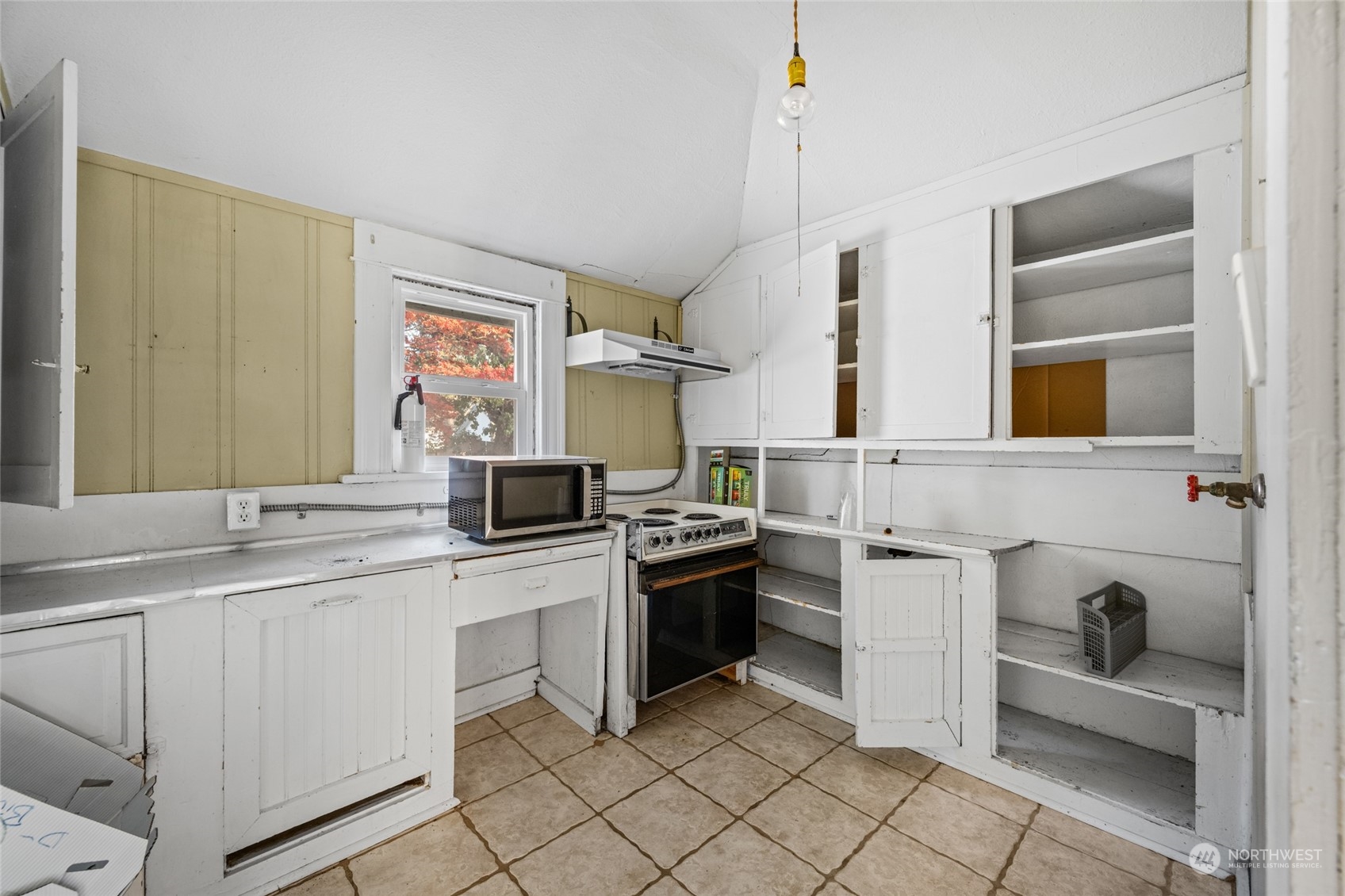 817 Nw Folsom Street Property Photo 13