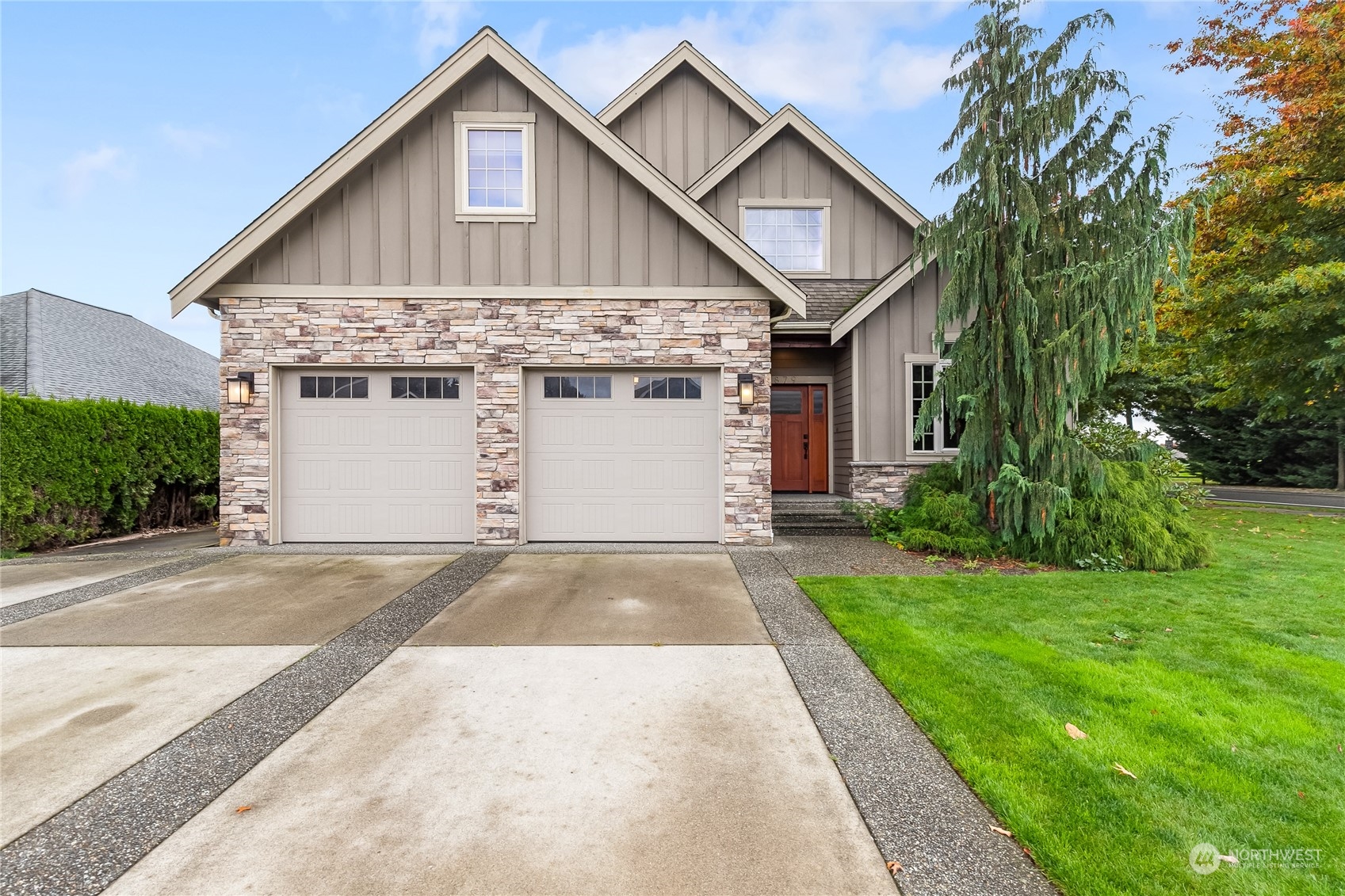 879 Bentgrass Way Property Photo