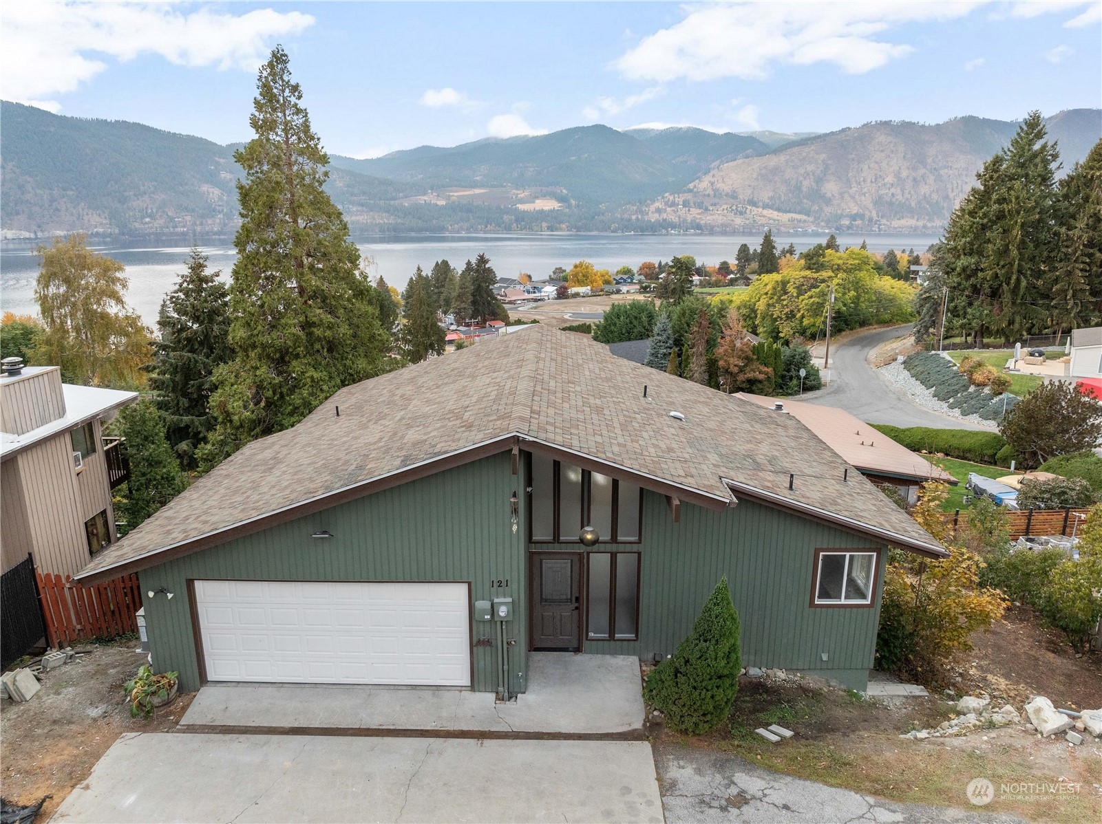 121 Olive Avenue Property Photo