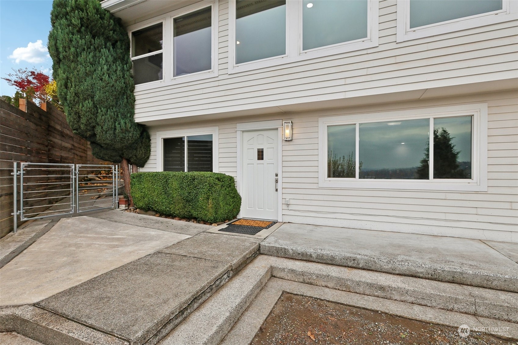 508 Renton Avenue Property Photo 2