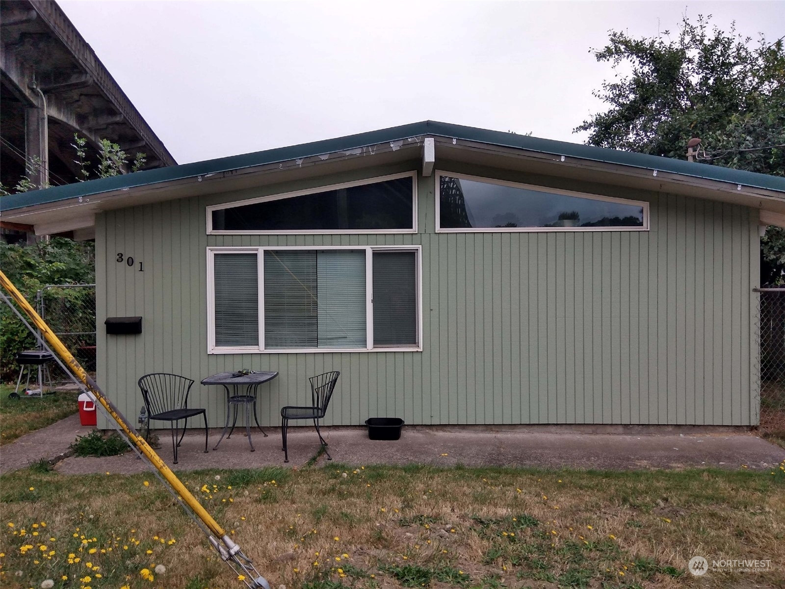 301 1st Avenue Property Photo