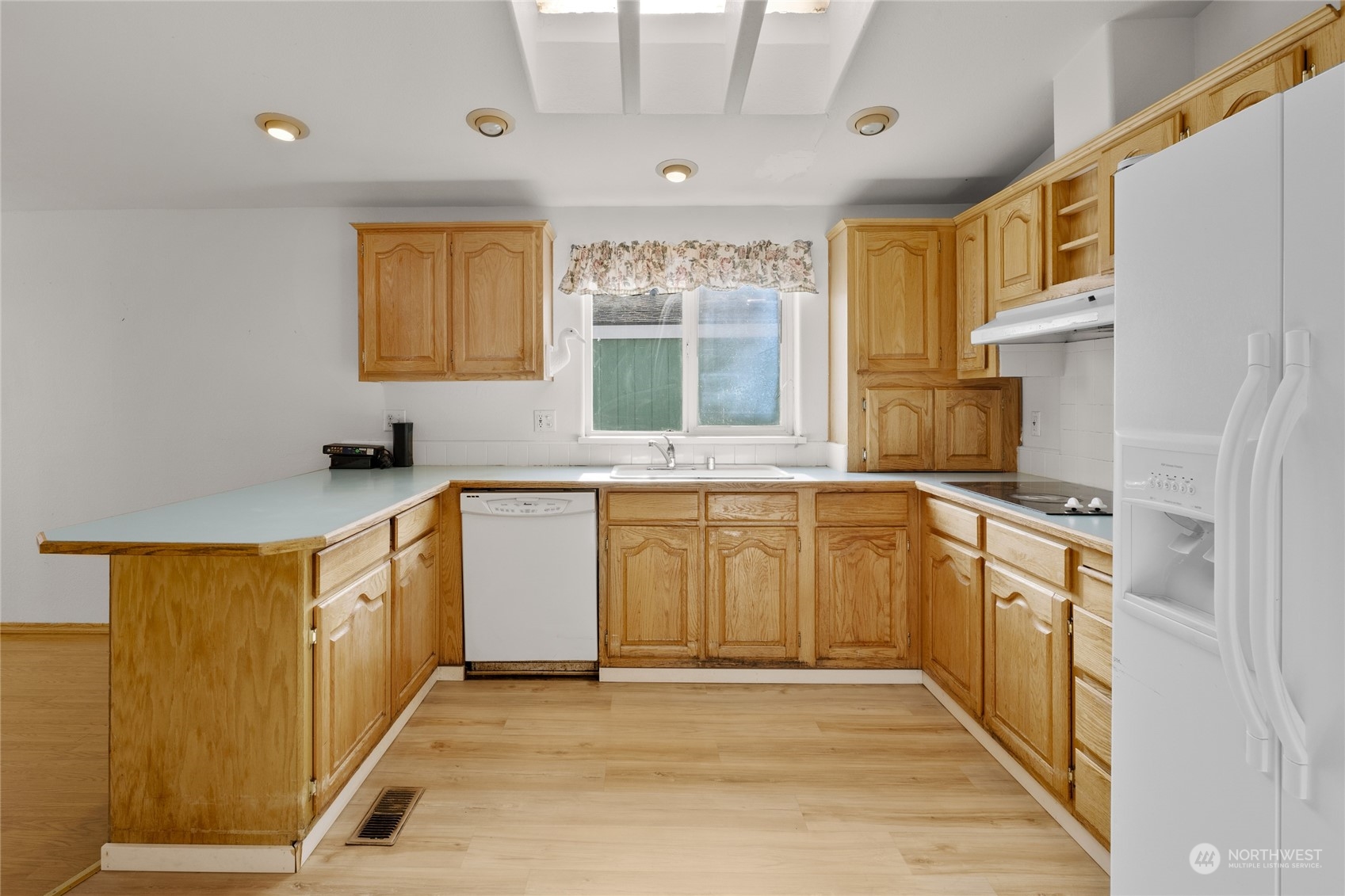 1100 S Rosewood Drive 405 Property Photo 10