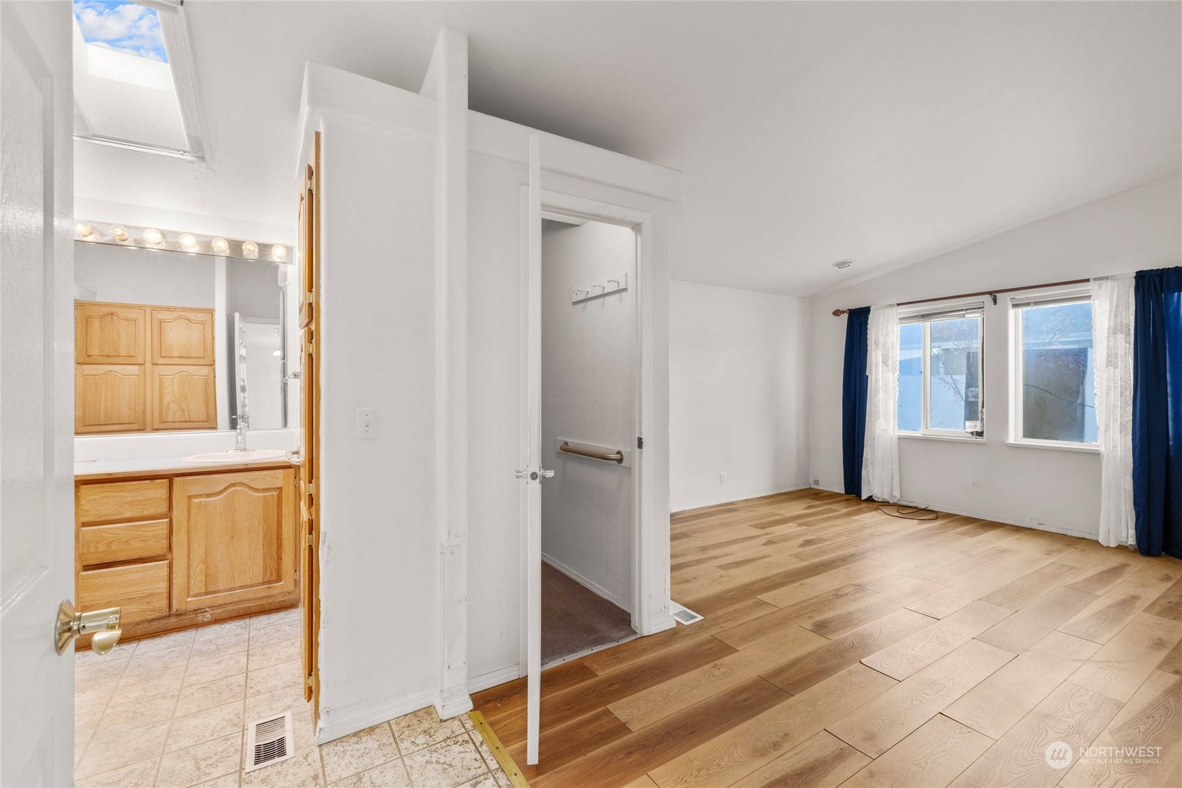 1100 S Rosewood Drive 405 Property Photo 15