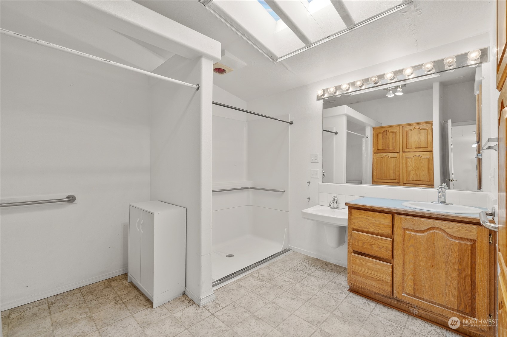 1100 S Rosewood Drive 405 Property Photo 19