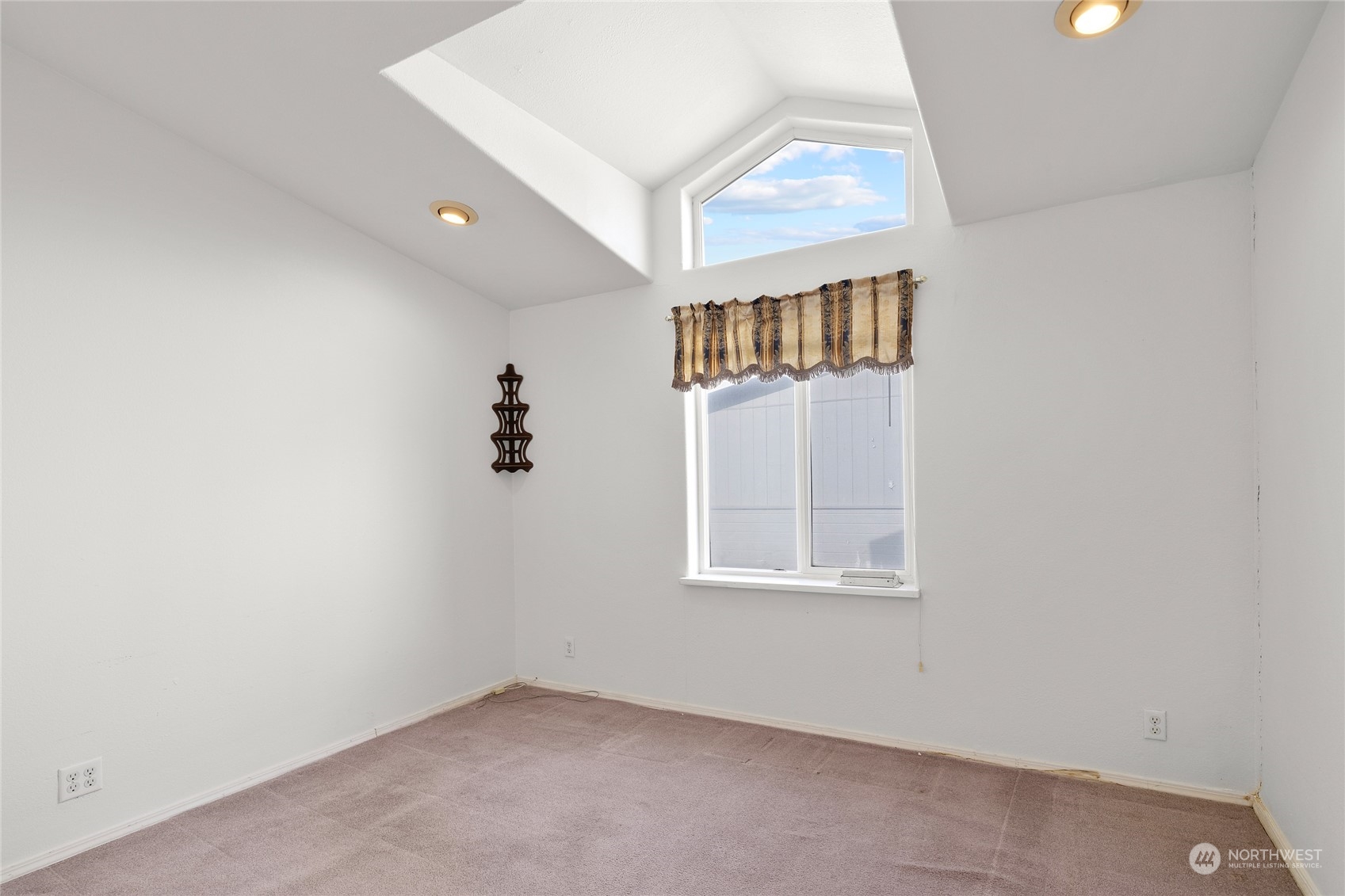 1100 S Rosewood Drive 405 Property Photo 21