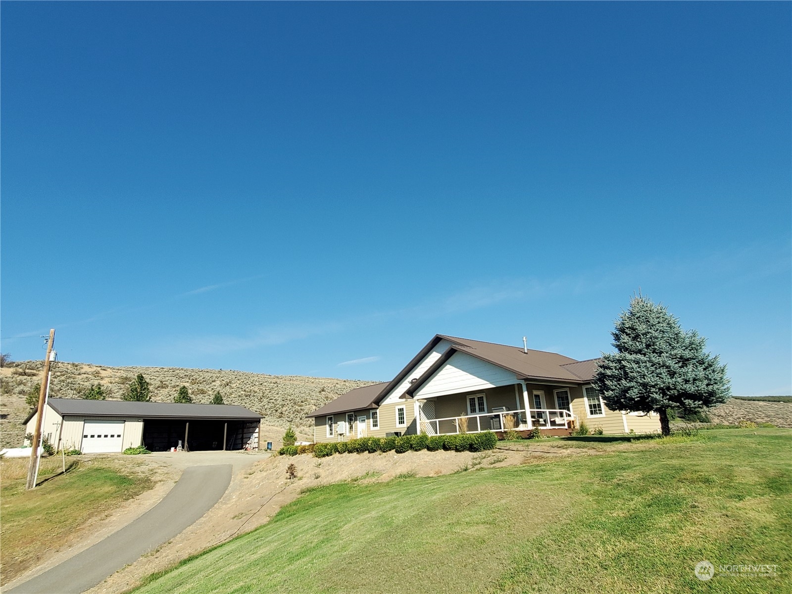307 Highway 7 Property Photo 1
