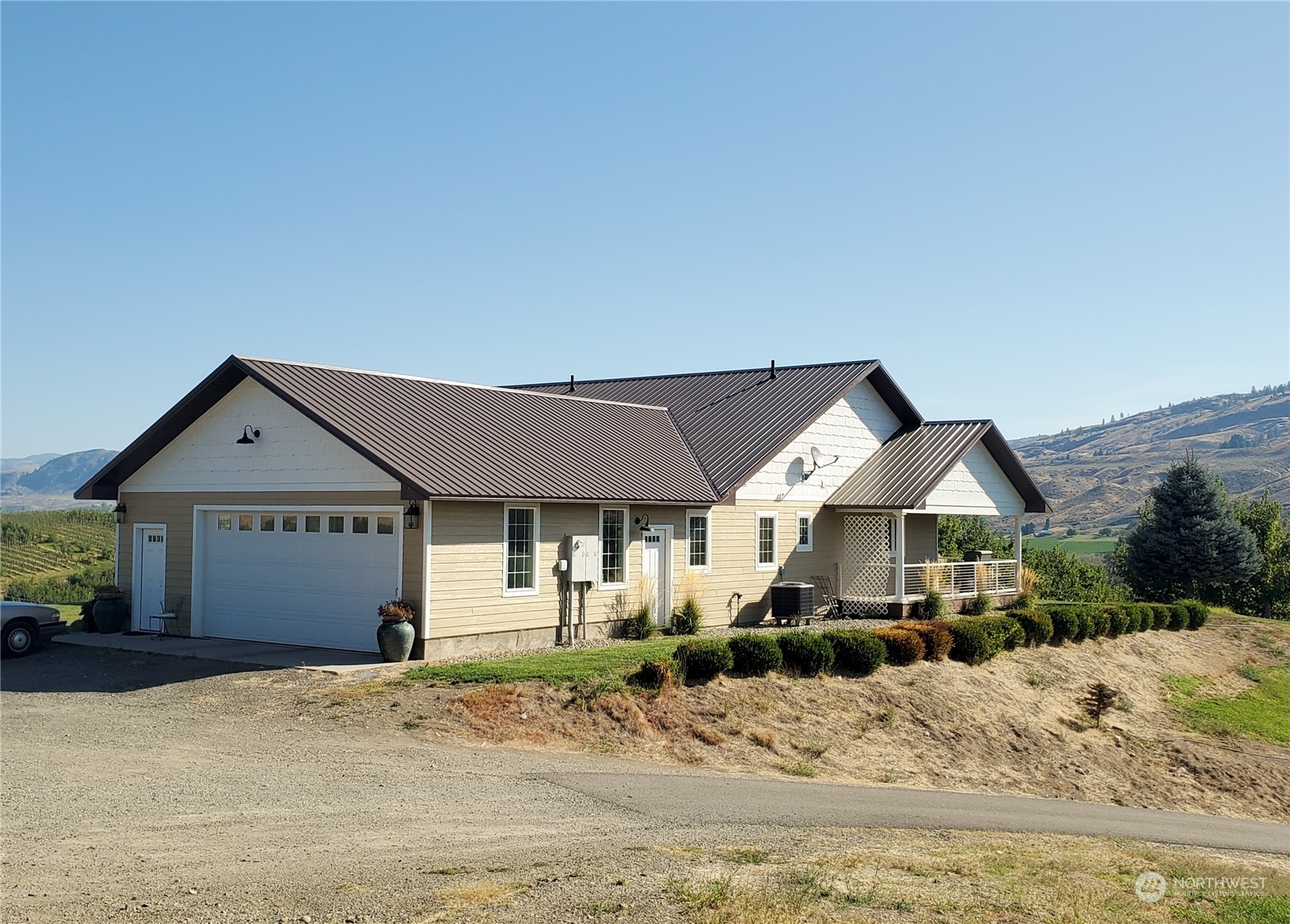 307 Highway 7 Property Photo 3