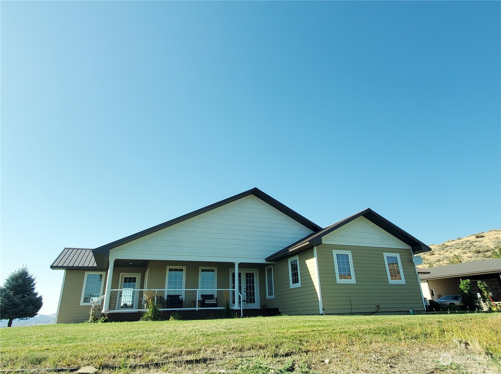 307 Highway 7 Property Photo 4