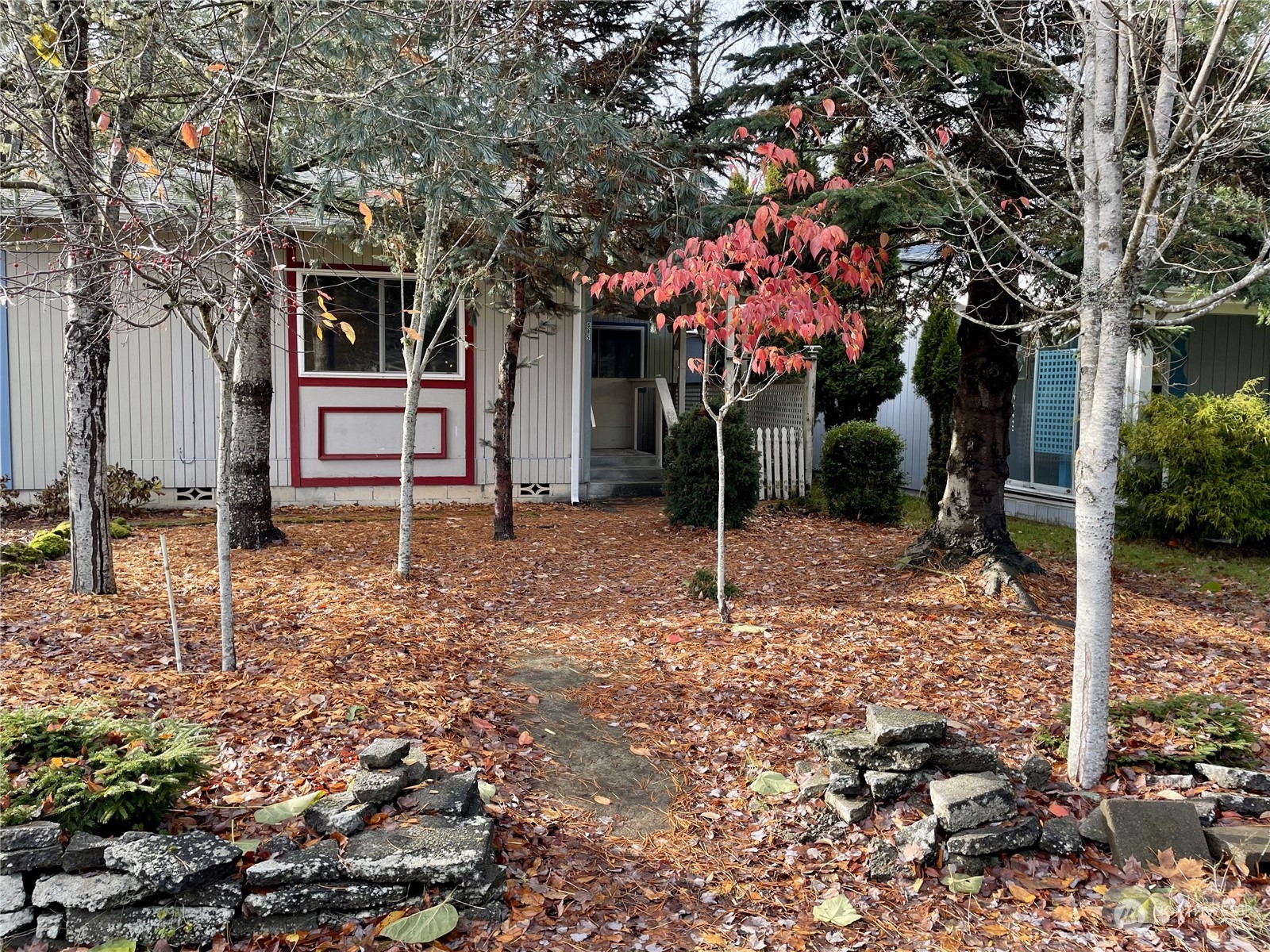 685 Morse Street Property Photo 1