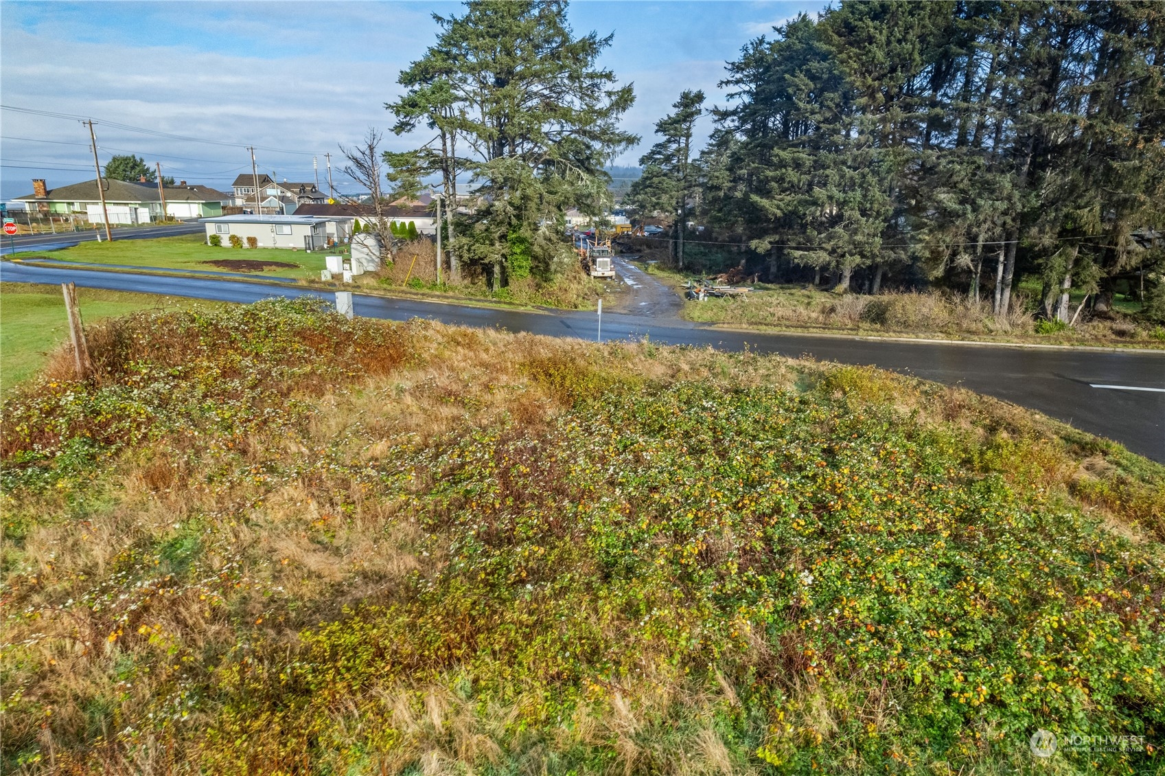 4769 Seaview Way Property Photo 6