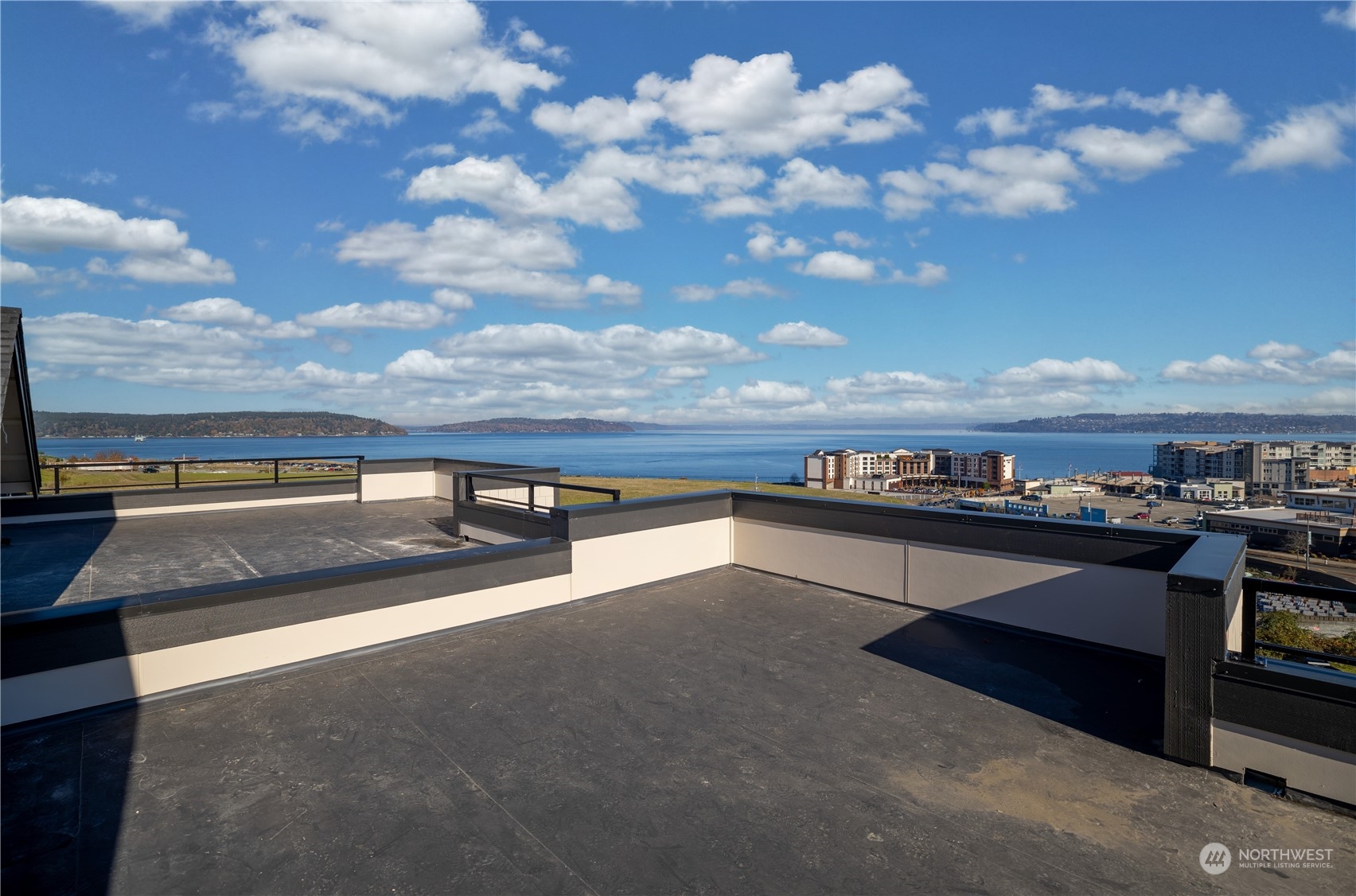 5129 N Bennett Street Property Photo