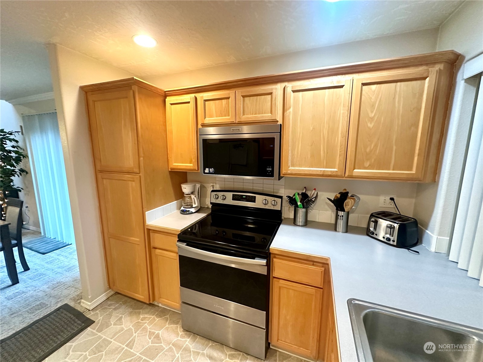146 28th Street Property Photo 16