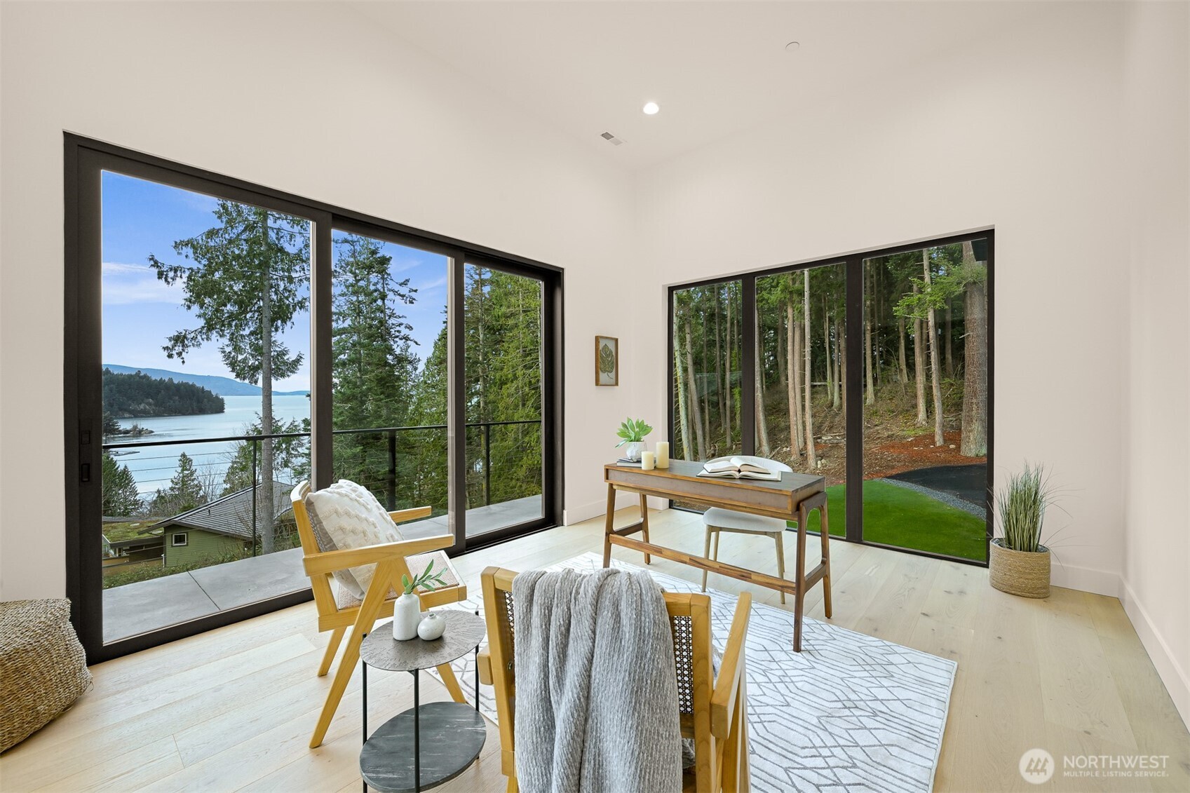 166 Soundview Drive Property Photo 23