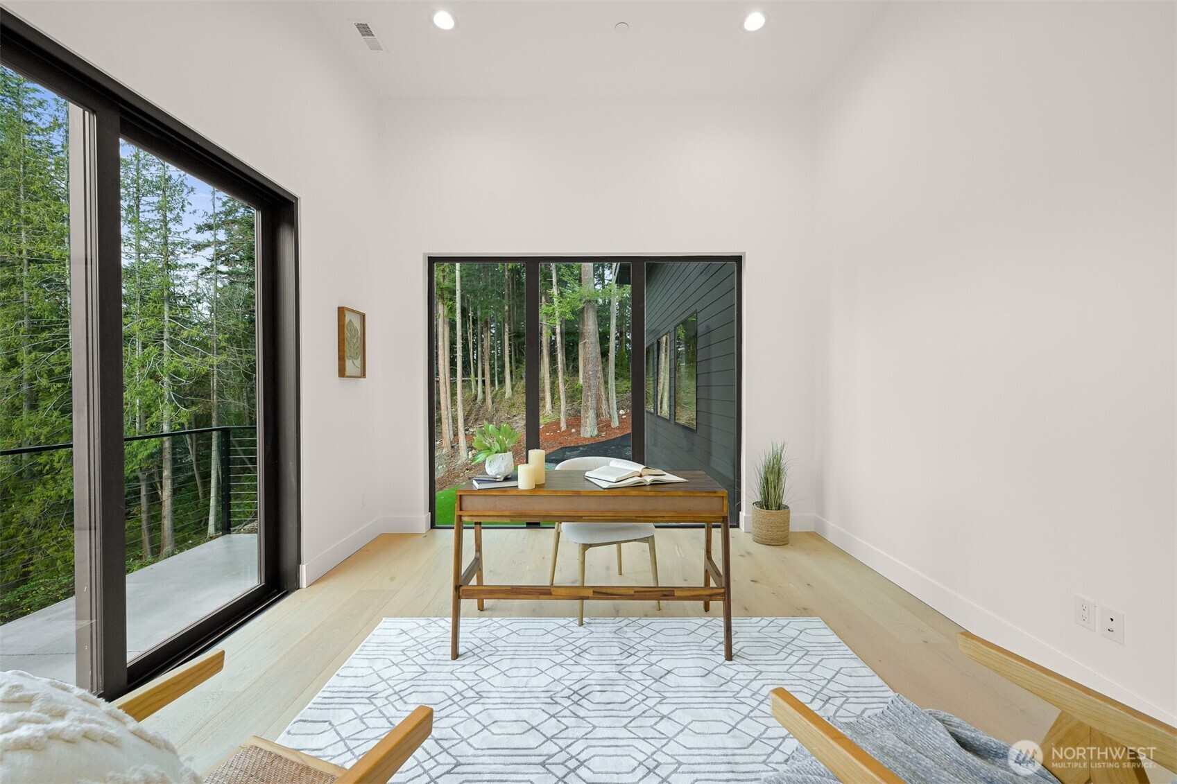 166 Soundview Drive Property Photo 24