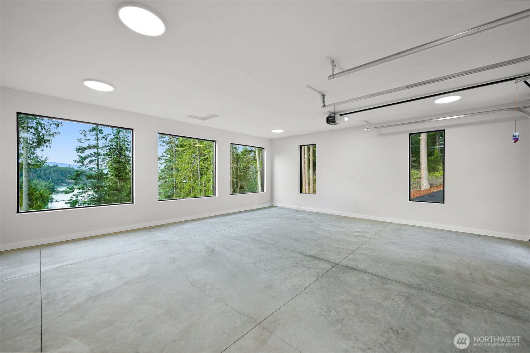 166 Soundview Drive Property Photo 31