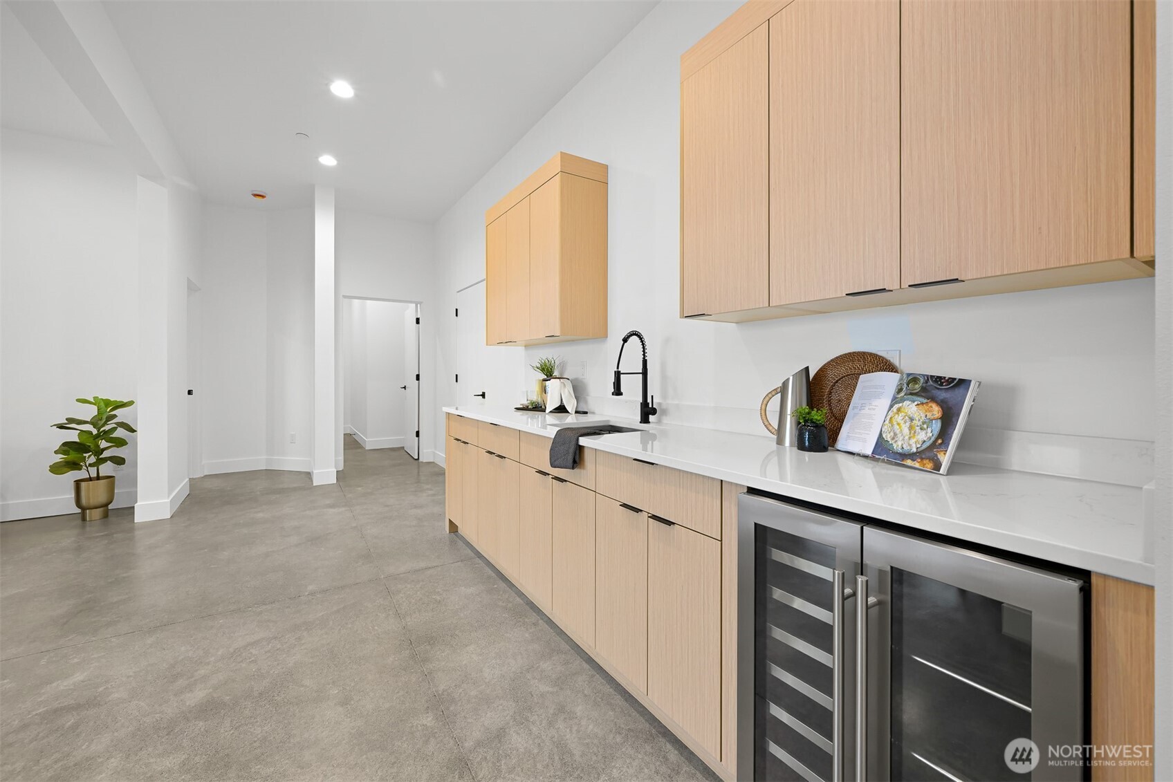 166 Soundview Drive Property Photo 33