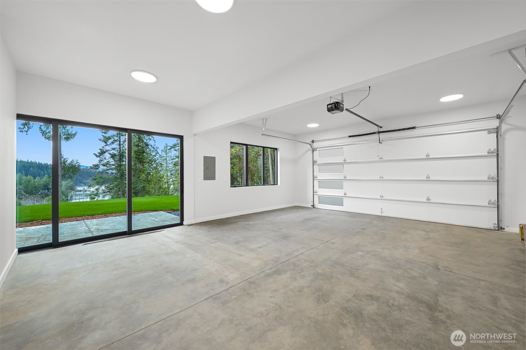 166 Soundview Drive Property Photo 37