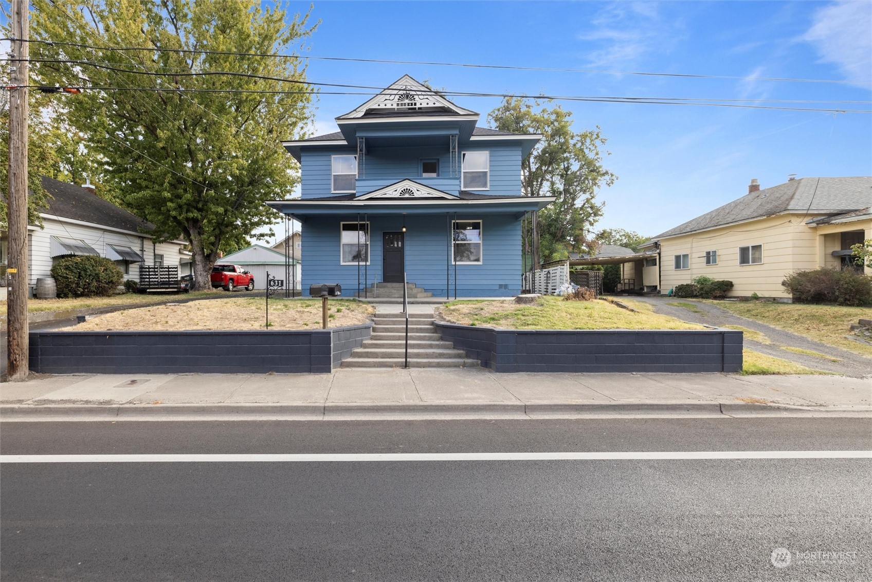 631 S 2nd Avenue Property Photo