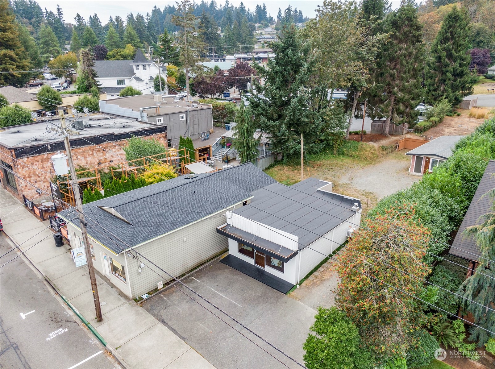 3126 Harborview Drive Property Photo 4