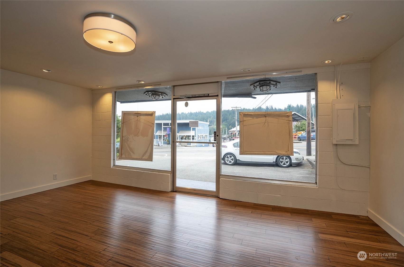 3126 Harborview Drive Property Photo 8
