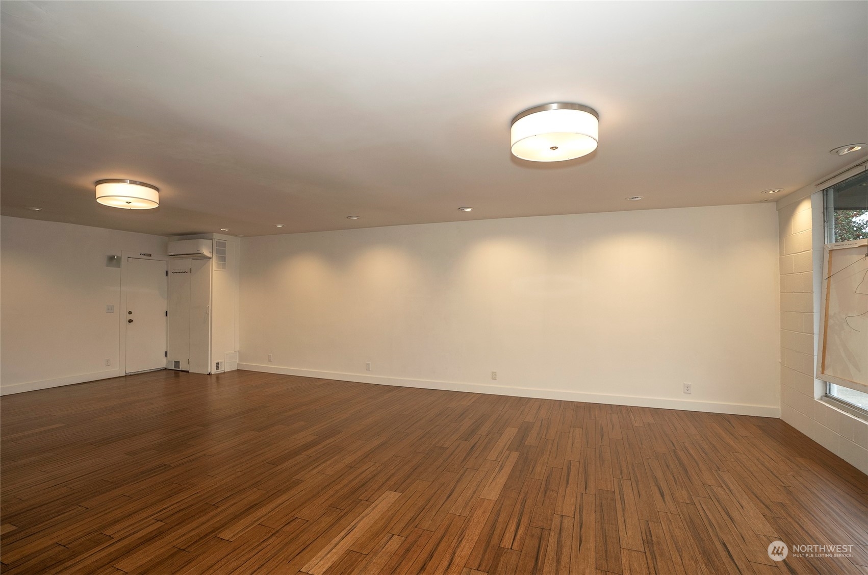 3126 Harborview Drive Property Photo 10