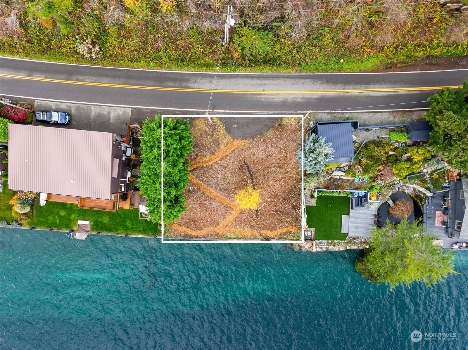 3356 Point White Drive Property Photo 4